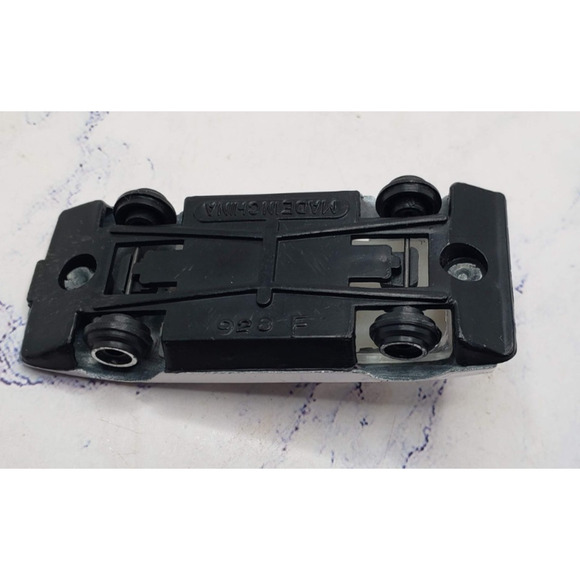 Vintage Collectible Speed Wheels White Diecast Car With Red Pinstriping - Picture 7 of 8